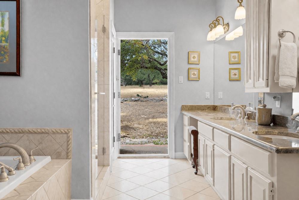 5229 Hupedo Ranch Road Spicewood TX 78669