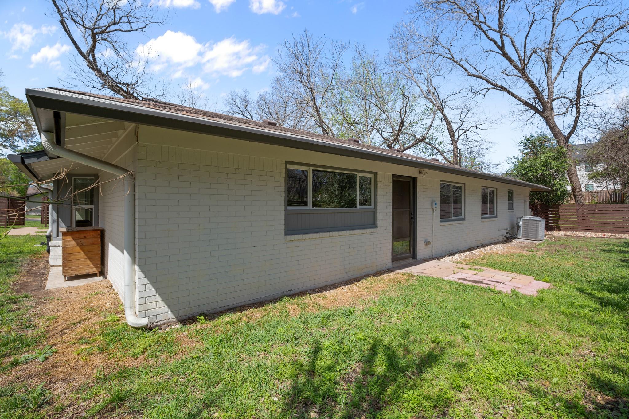 3305 Santa Monica Drive Austin TX 78741