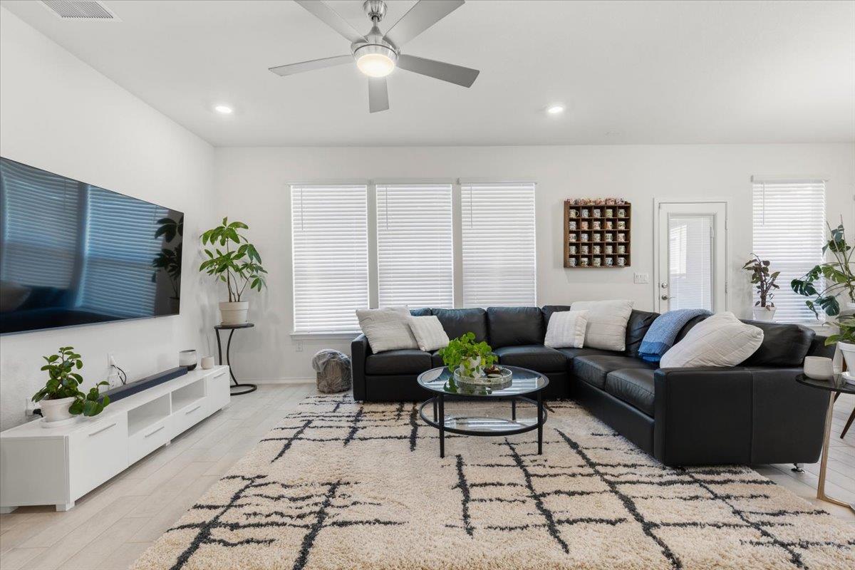 6909 Daniel Ranch Drive Austin TX 78744