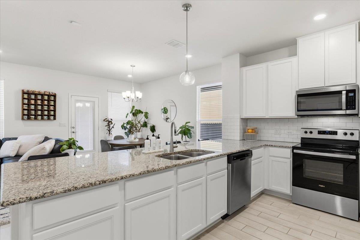 6909 Daniel Ranch Drive Austin TX 78744