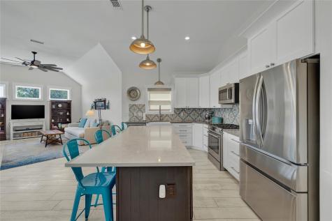 1799 Lakeside Drive W Canyon Lake TX 78133