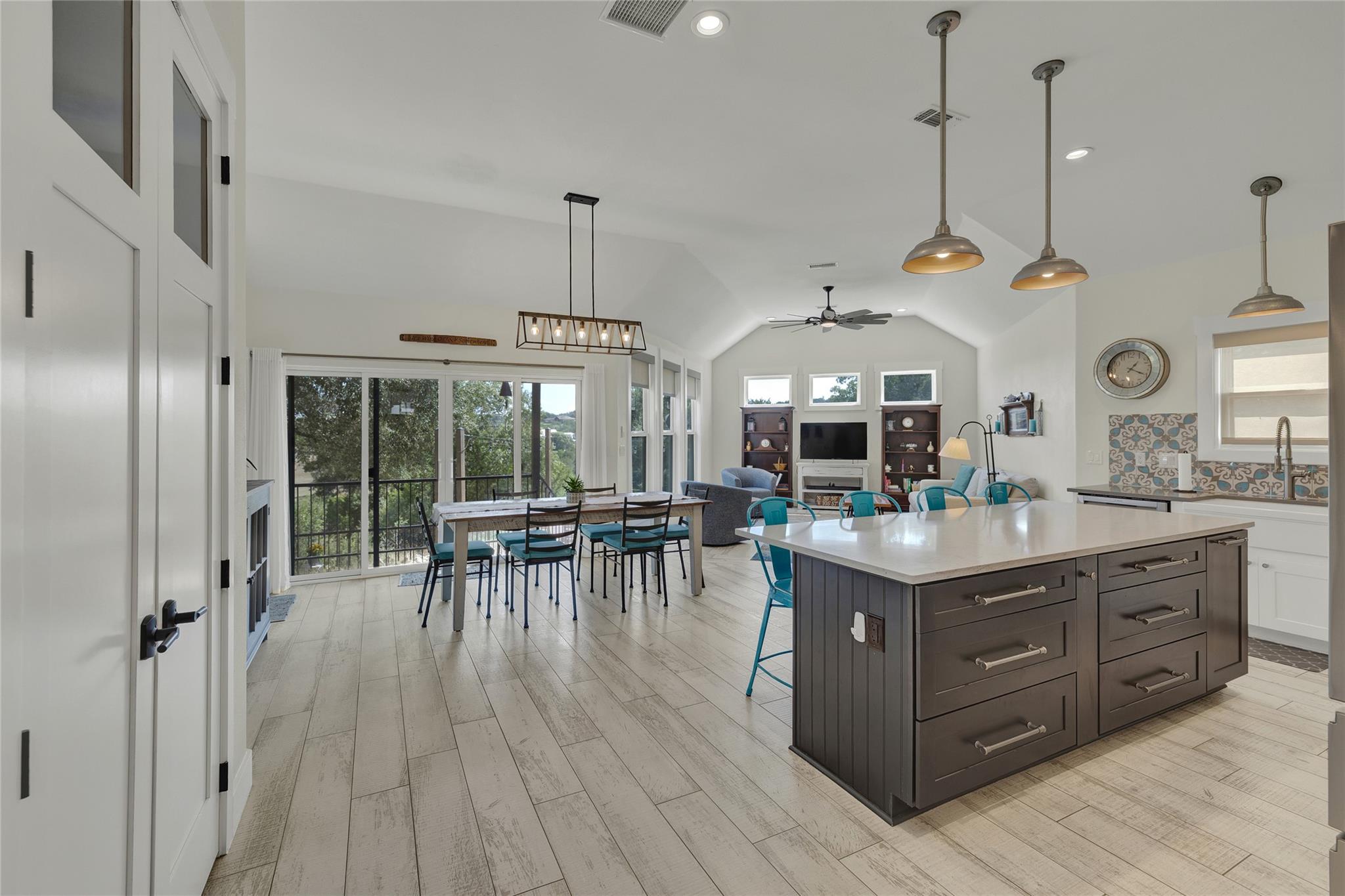 1799 Lakeside Drive W Canyon Lake TX 78133