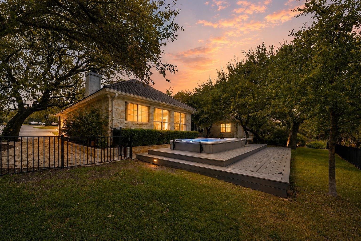2016 Lakeway Boulevard Lakeway TX 78734