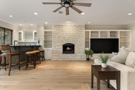 2016 Lakeway Boulevard Lakeway TX 78734