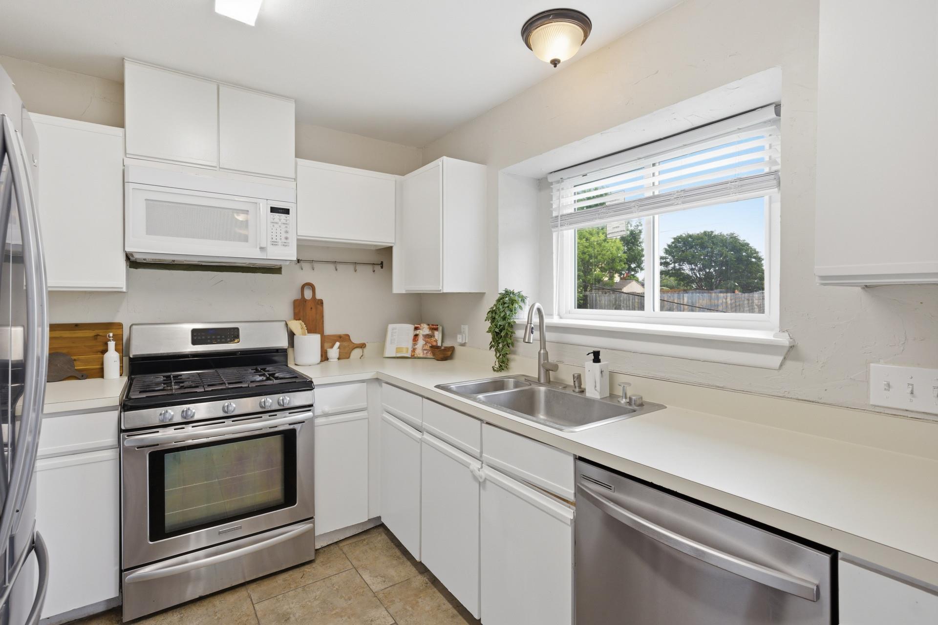 1701 Hunters Trail Round Rock TX 78681