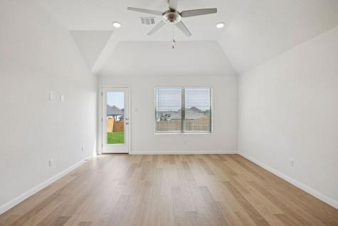 332 Bendecido Loop Elgin TX 78621