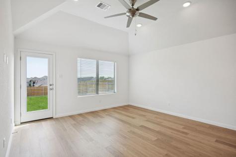 332 Bendecido Loop Elgin TX 78621