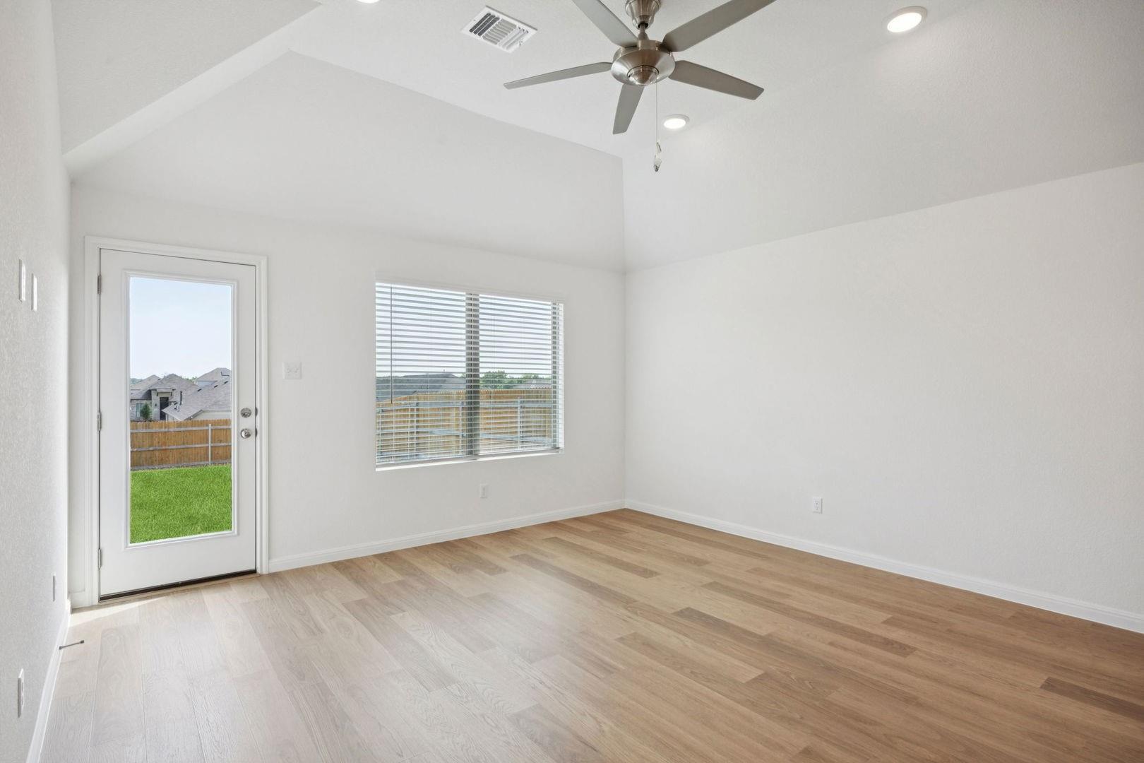 332 Bendecido Loop Elgin TX 78621