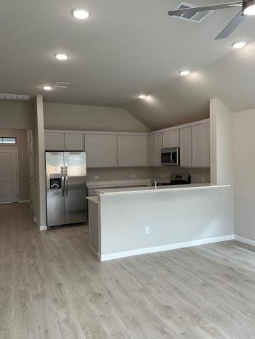332 Bendecido Loop Elgin TX 78621