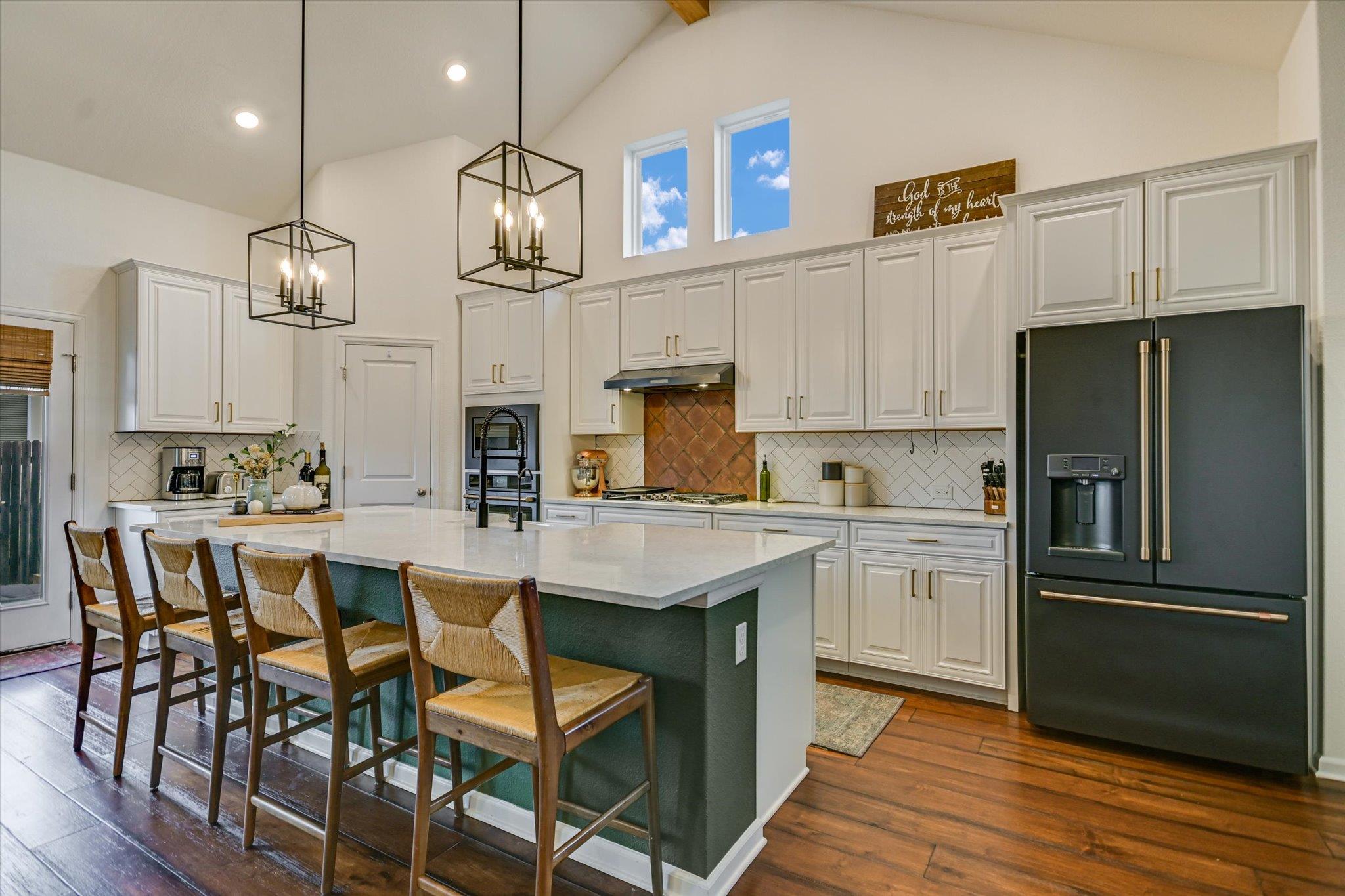 289 Helena Lane Kyle TX 78640