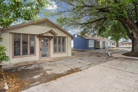 1207 NE Loop 230 Smithville TX 78957