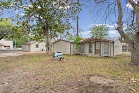 1207 NE Loop 230 Smithville TX 78957