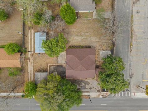 1207 NE Loop 230 Smithville TX 78957