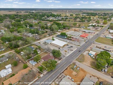 1207 NE Loop 230 Smithville TX 78957