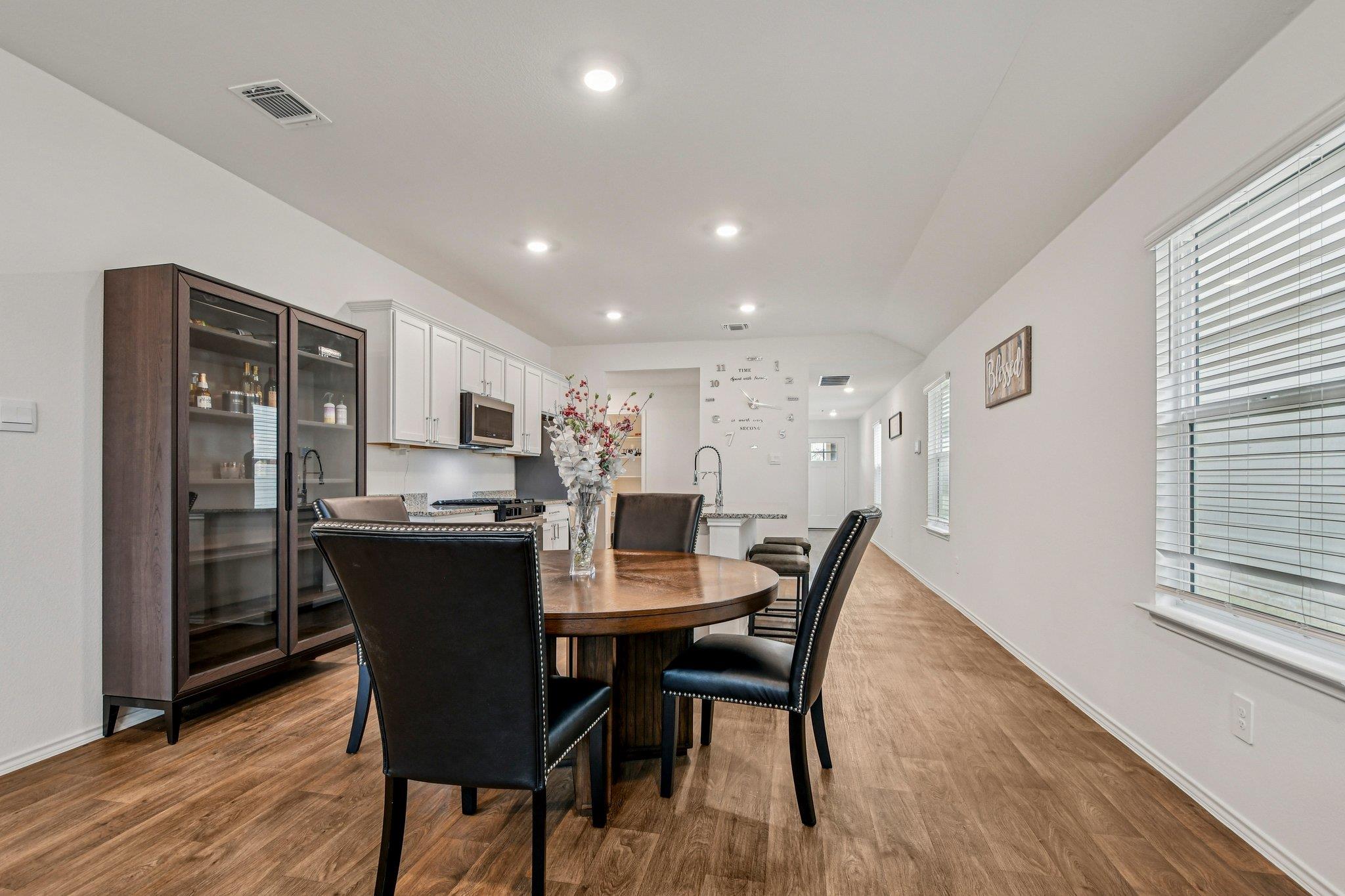 519 Sandringham Loop Kyle TX 78640