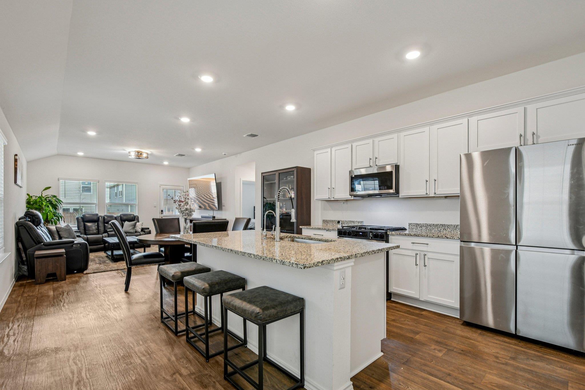 519 Sandringham Loop Kyle TX 78640