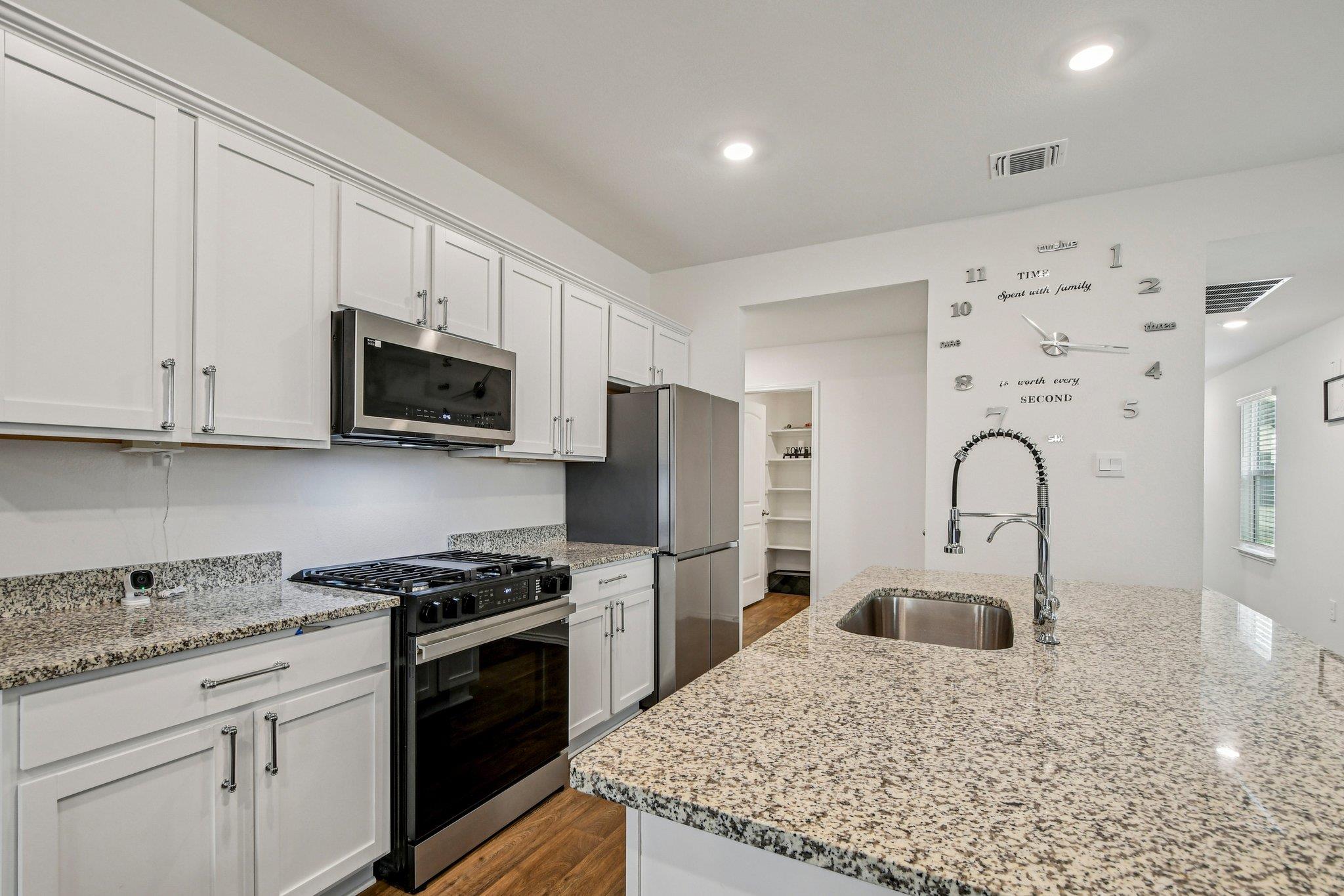 519 Sandringham Loop Kyle TX 78640