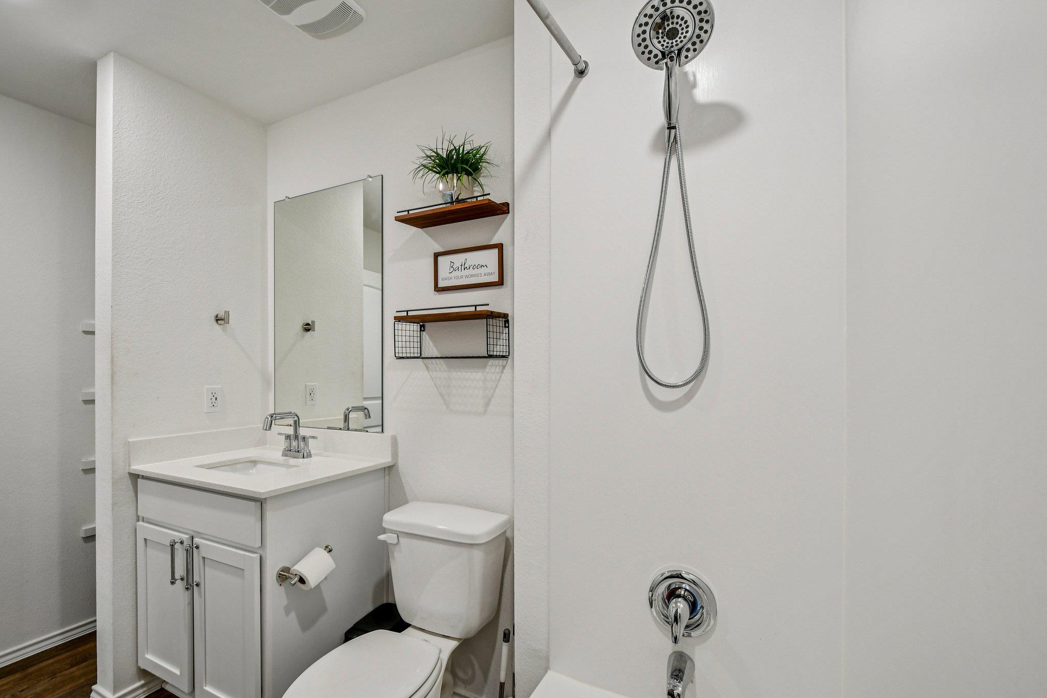 519 Sandringham Loop Kyle TX 78640
