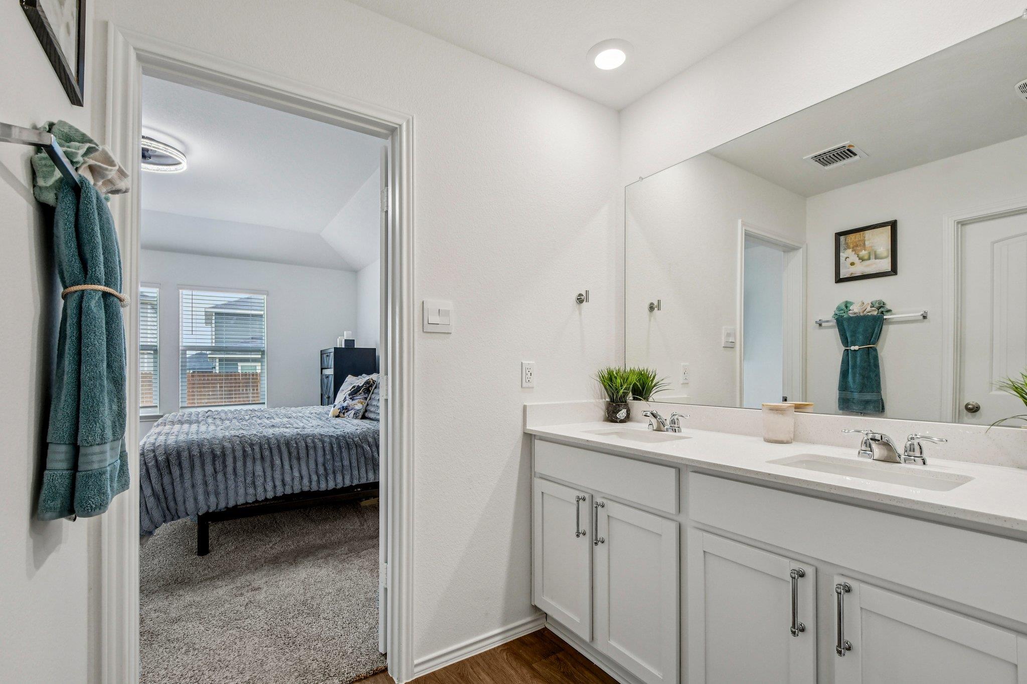 519 Sandringham Loop Kyle TX 78640