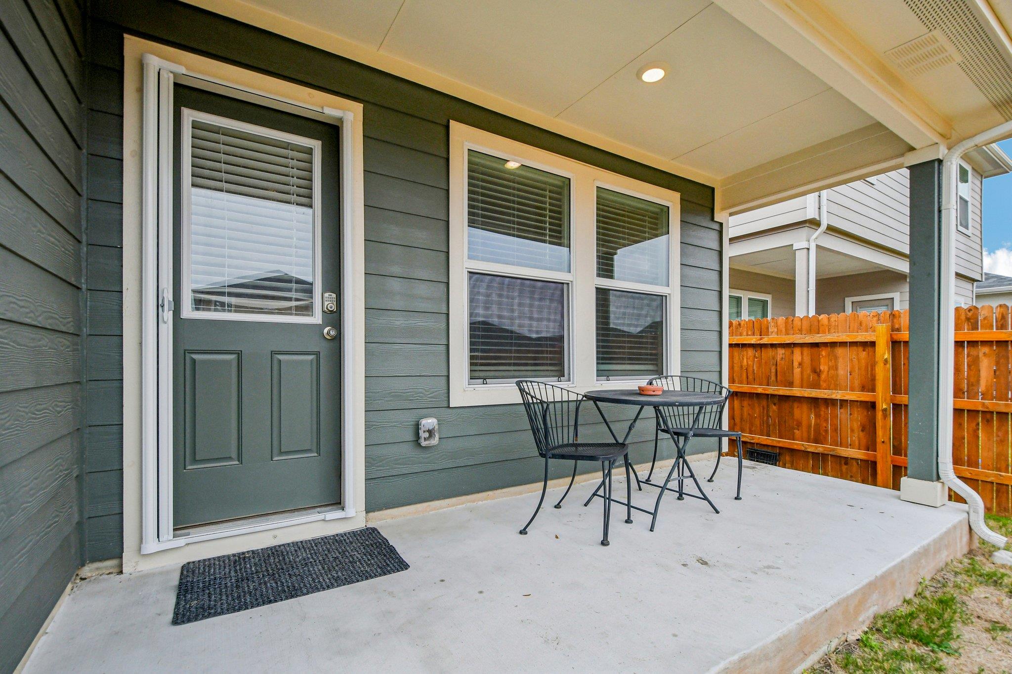 519 Sandringham Loop Kyle TX 78640