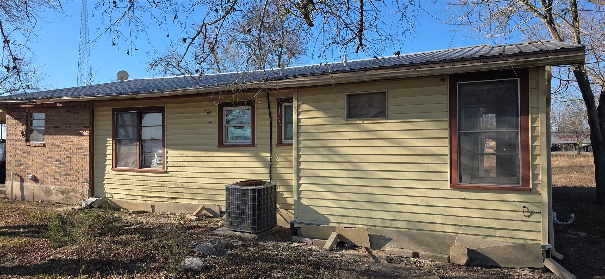 9270 San Marcos Highway Fentress TX 78622