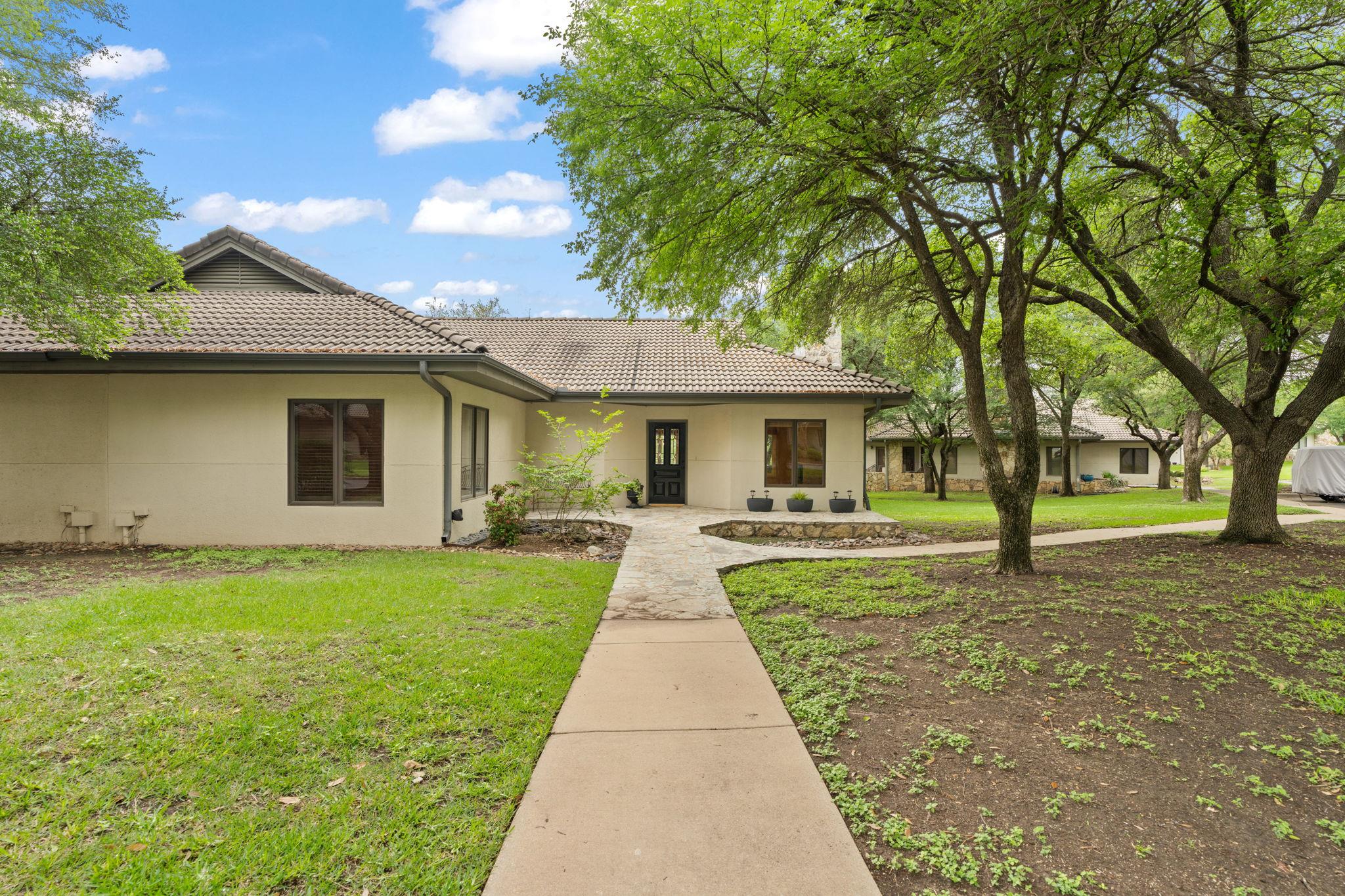 1927 Clubhouse Hill Drive Spicewood TX 78669