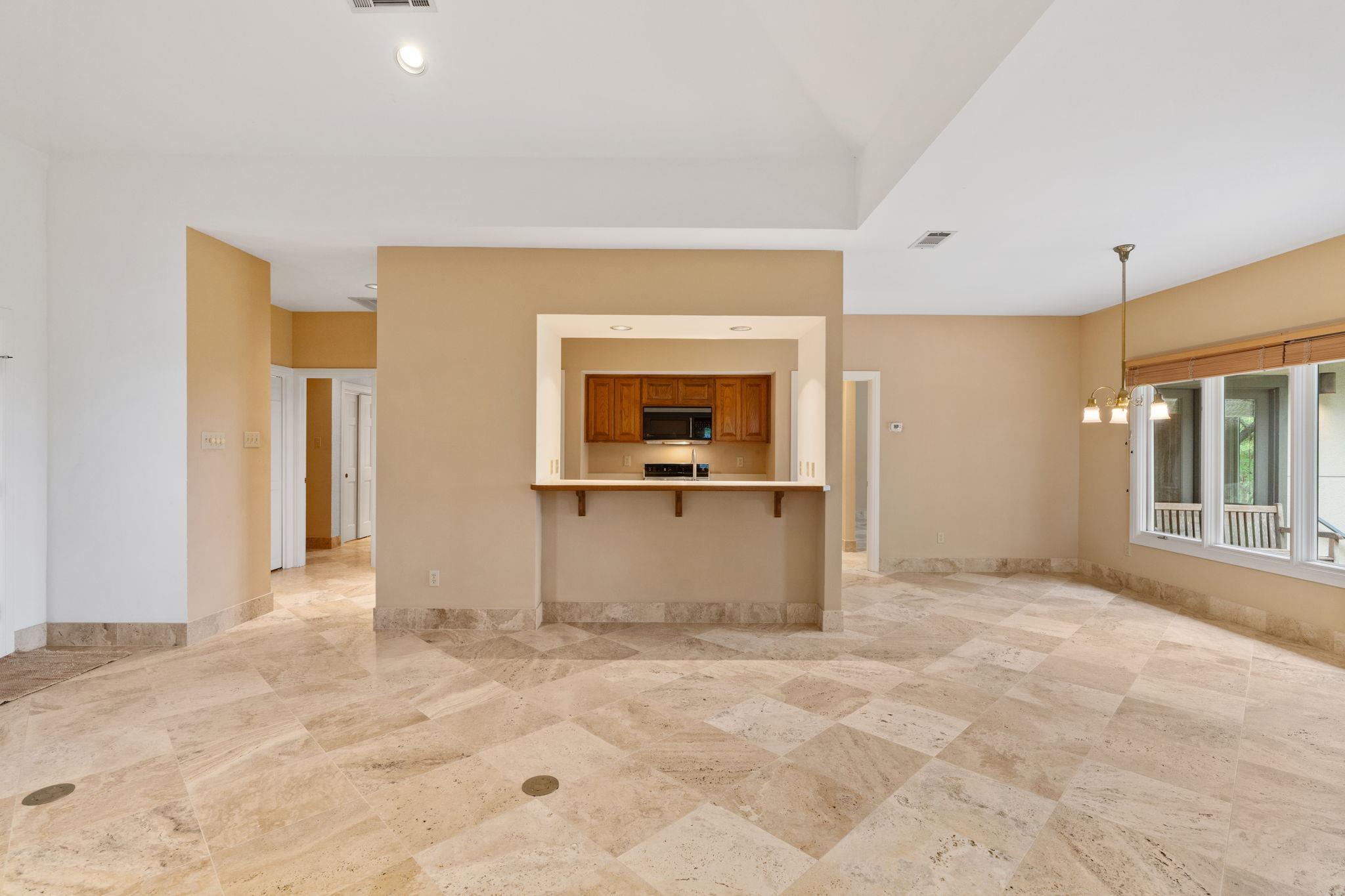 1927 Clubhouse Hill Drive Spicewood TX 78669