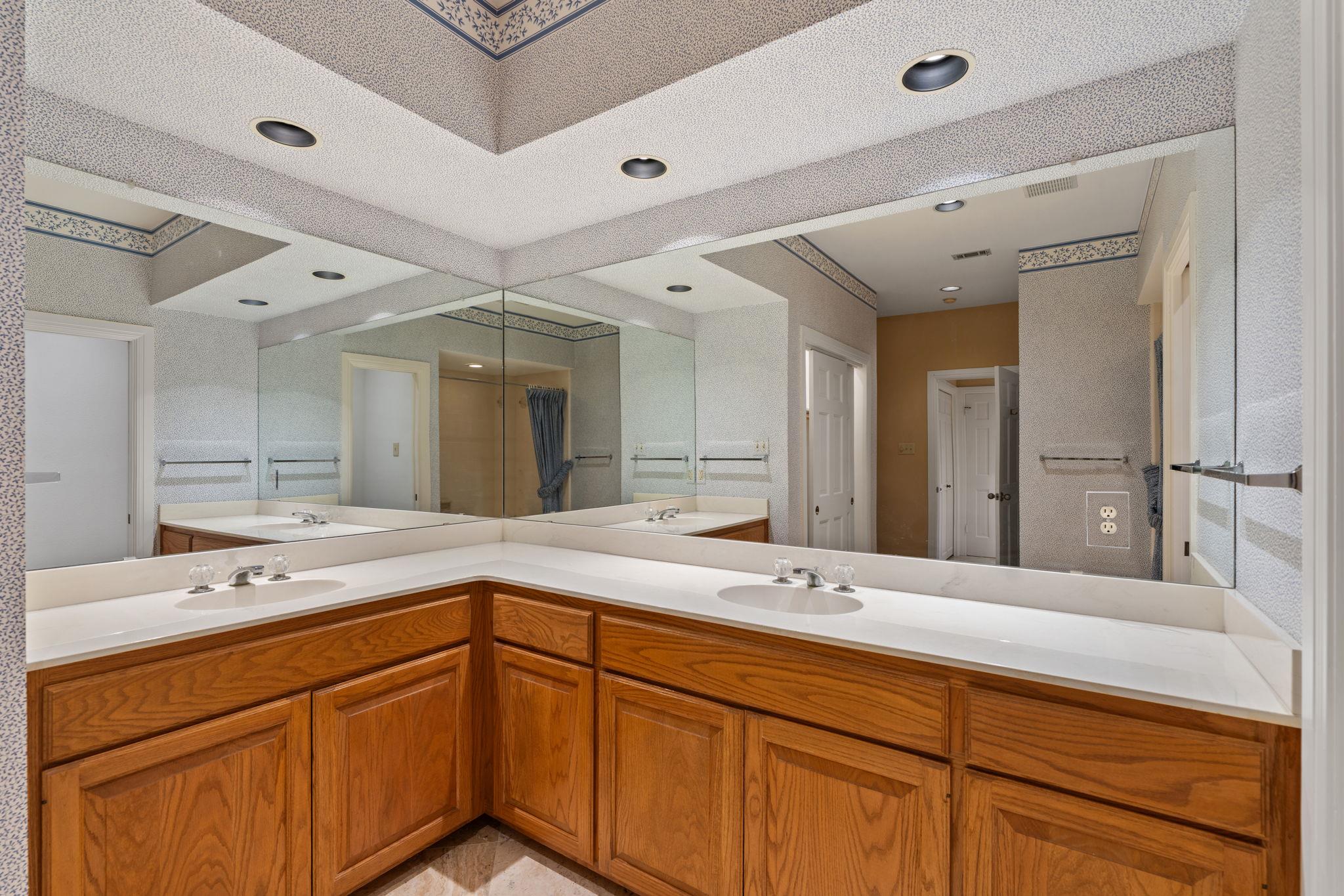 1927 Clubhouse Hill Drive Spicewood TX 78669