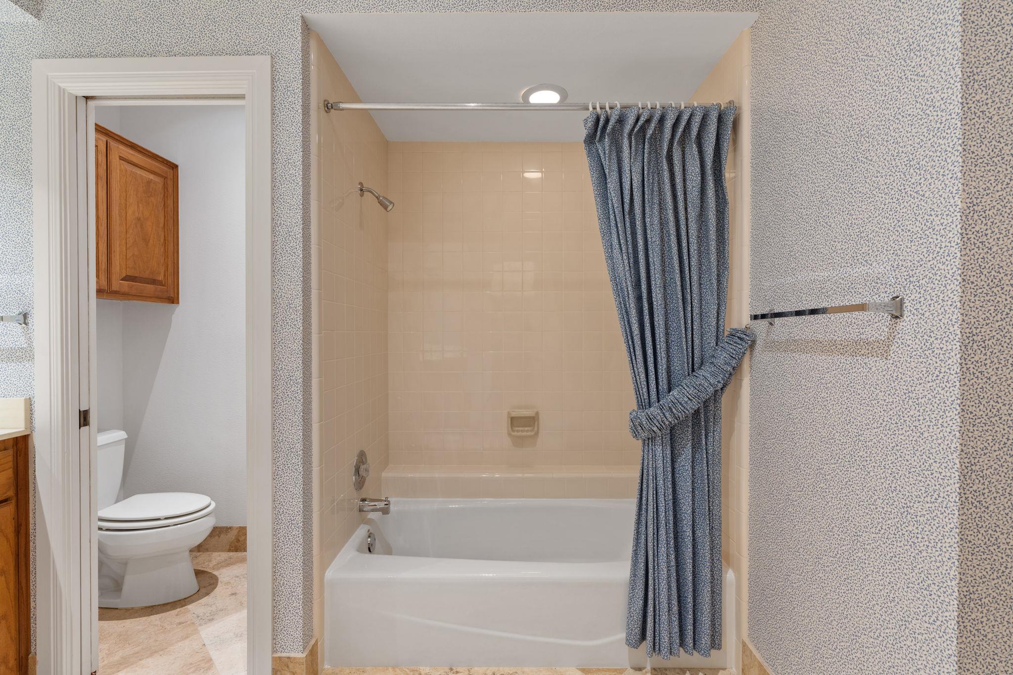 1927 Clubhouse Hill Drive Spicewood TX 78669