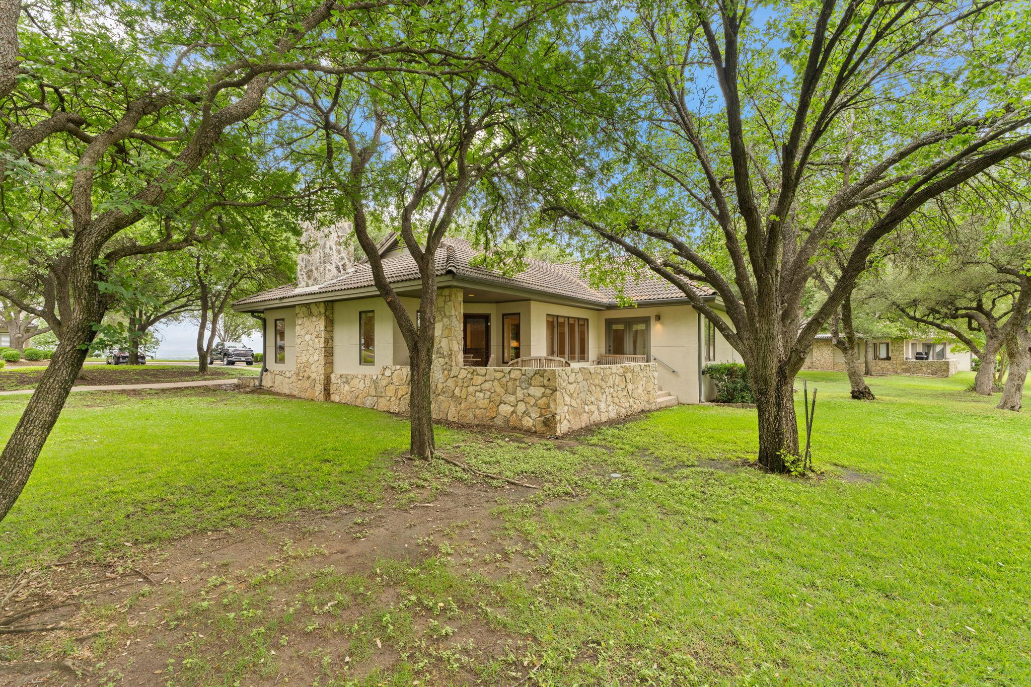 1927 Clubhouse Hill Drive Spicewood TX 78669