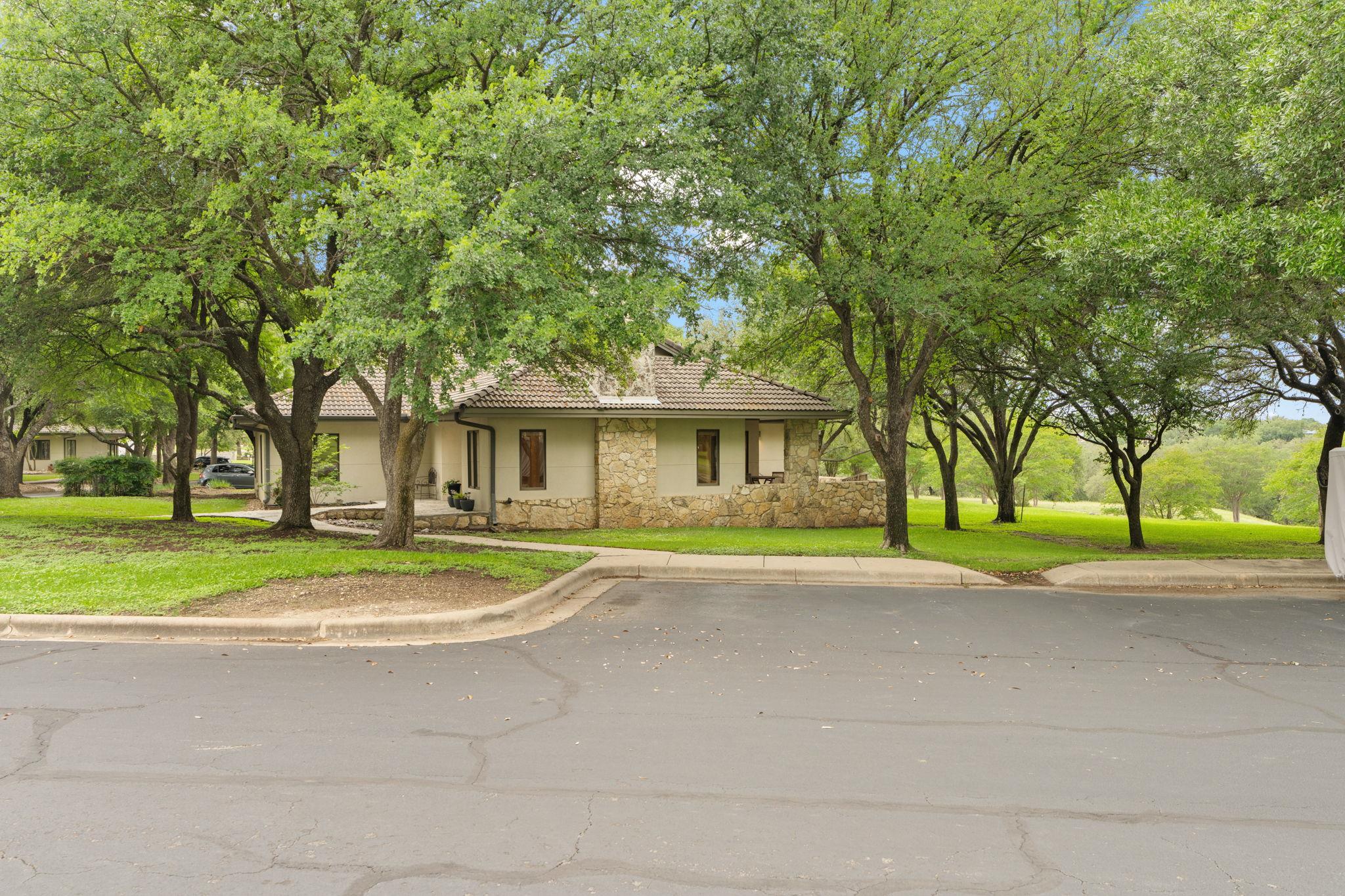 1927 Clubhouse Hill Drive Spicewood TX 78669