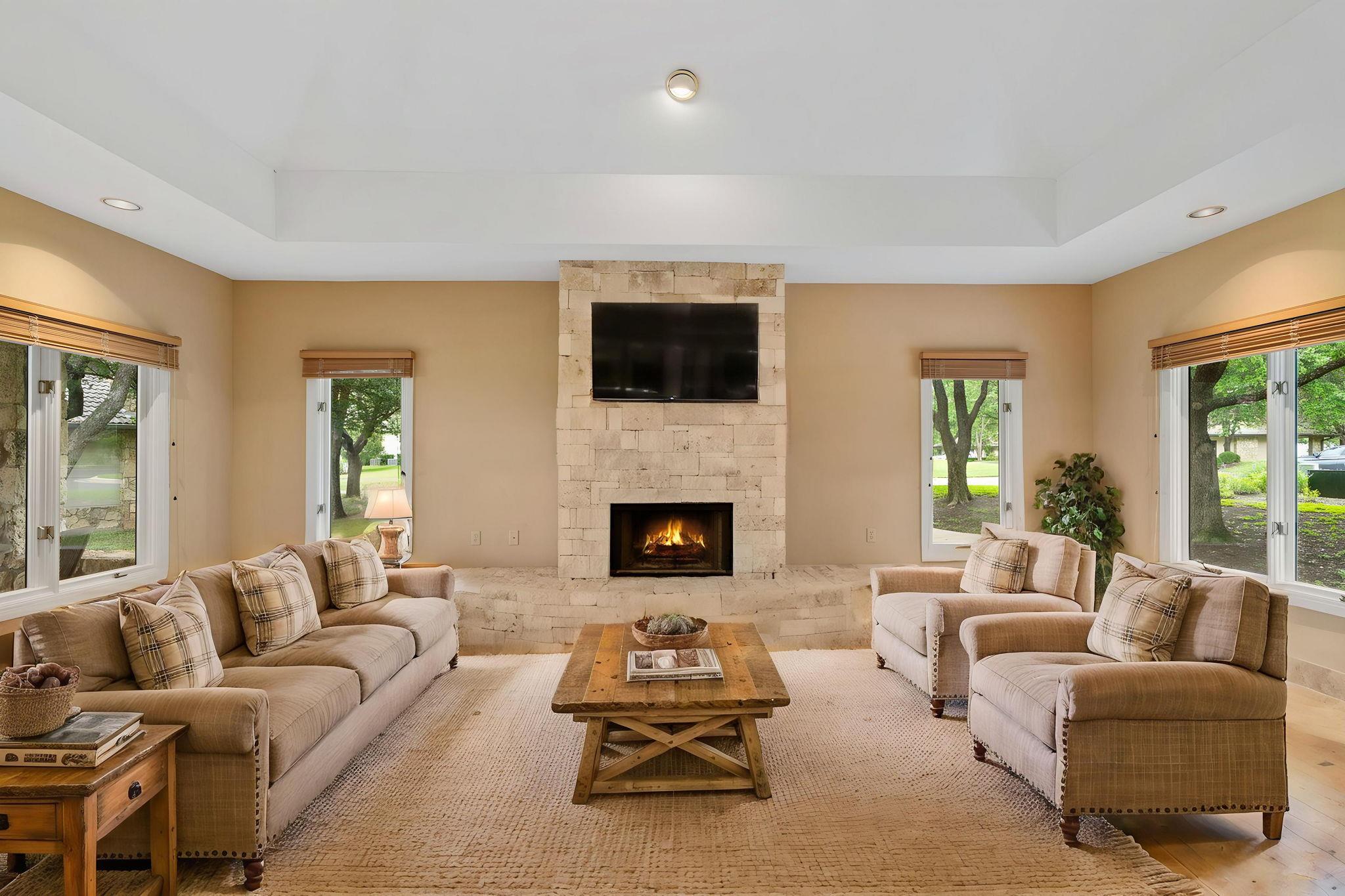 1927 Clubhouse Hill Drive Spicewood TX 78669