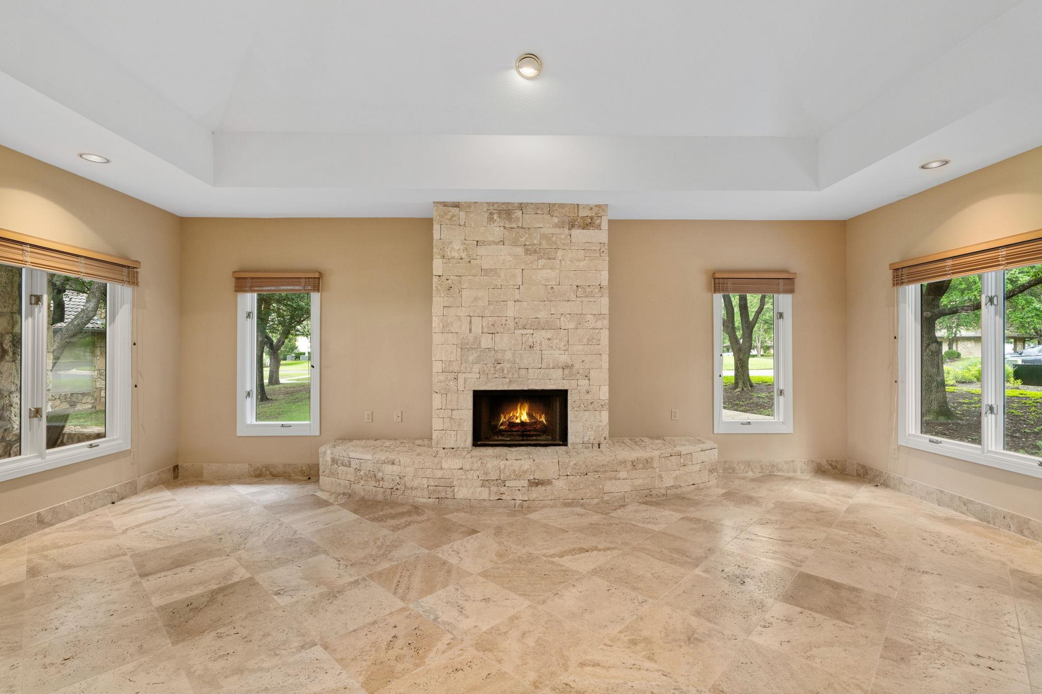 1927 Clubhouse Hill Drive Spicewood TX 78669