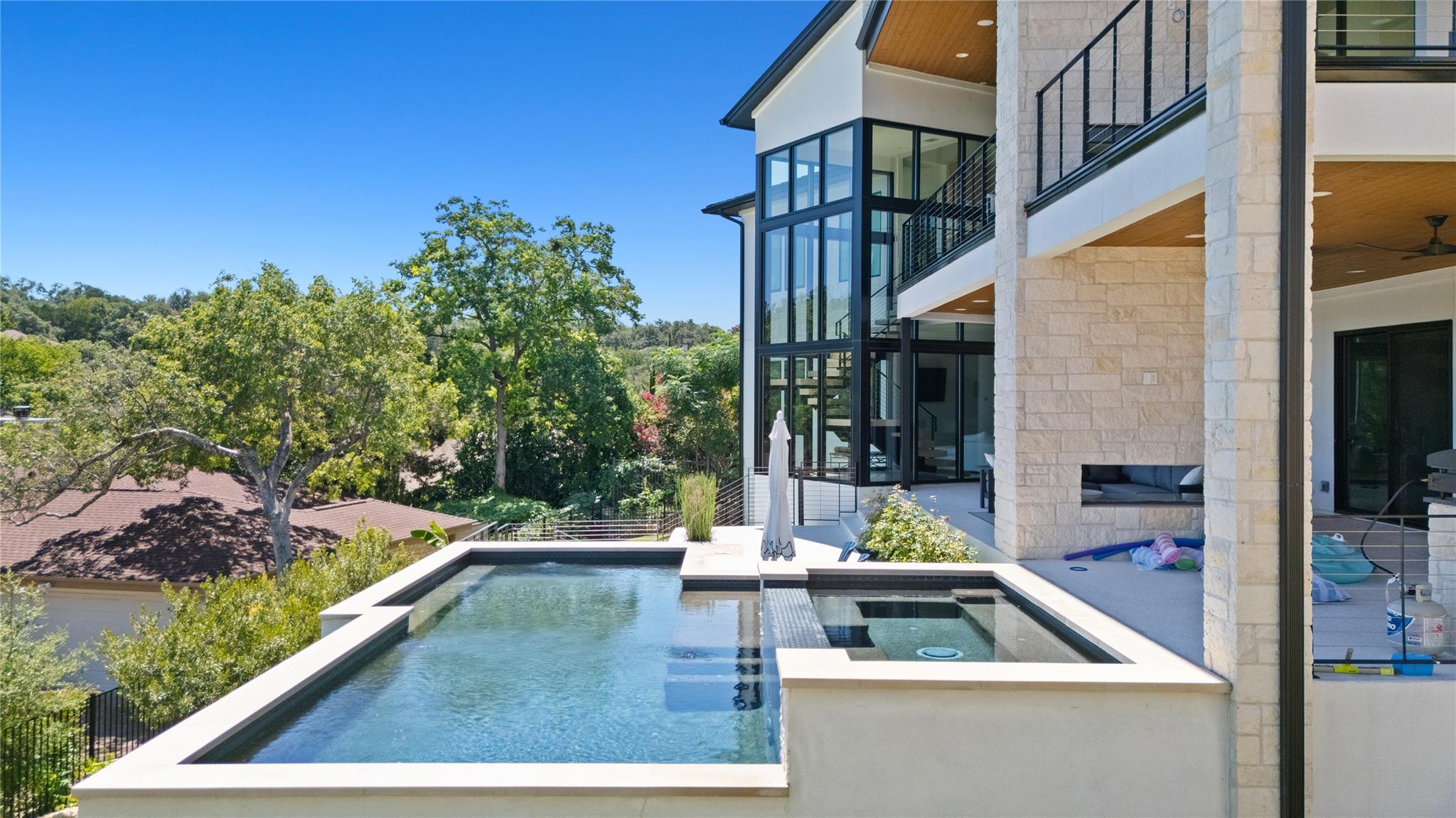 806 Sunfish Street Lakeway TX 78734