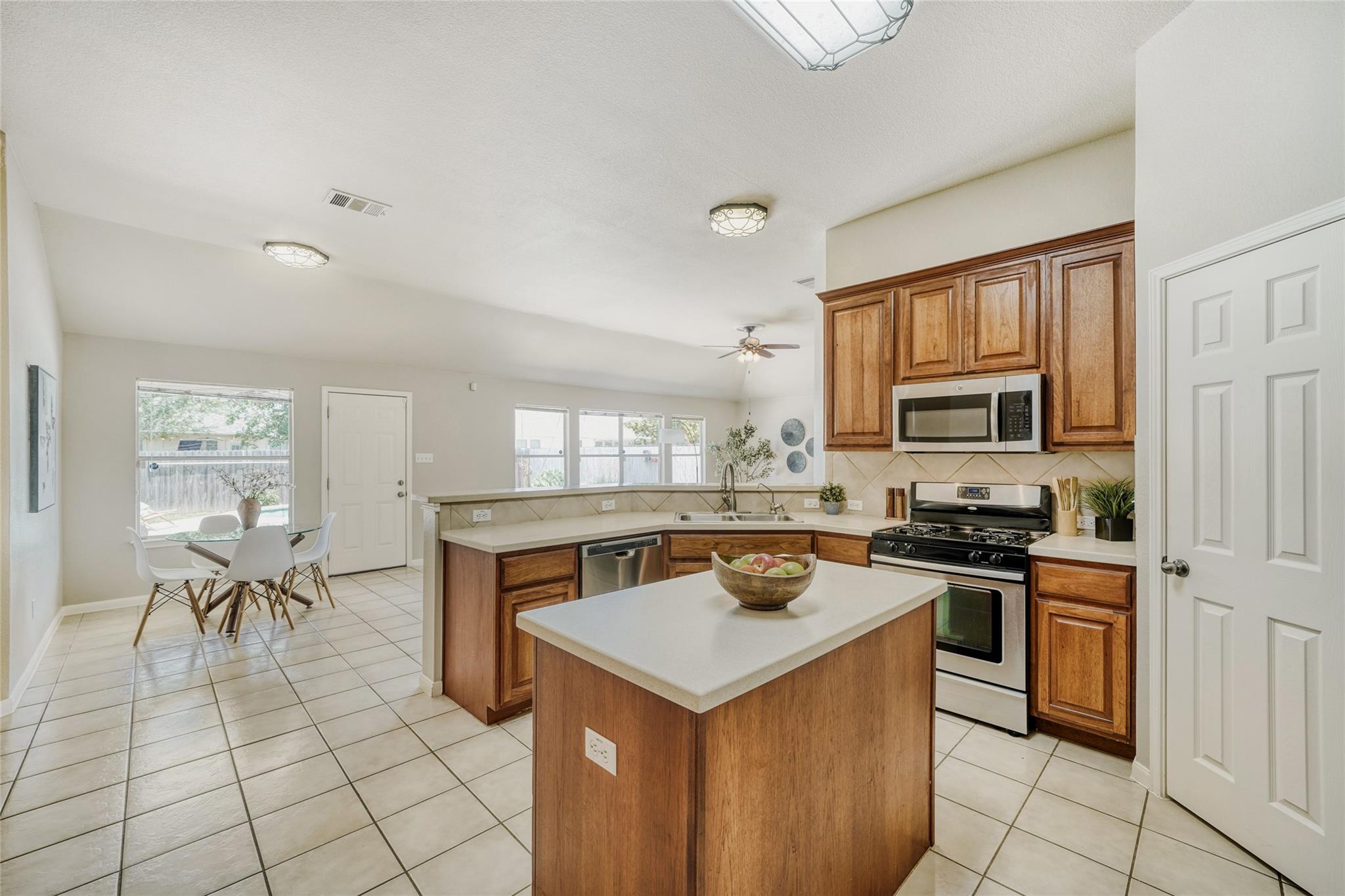 616 Portchester Castle Path Pflugerville TX 78660