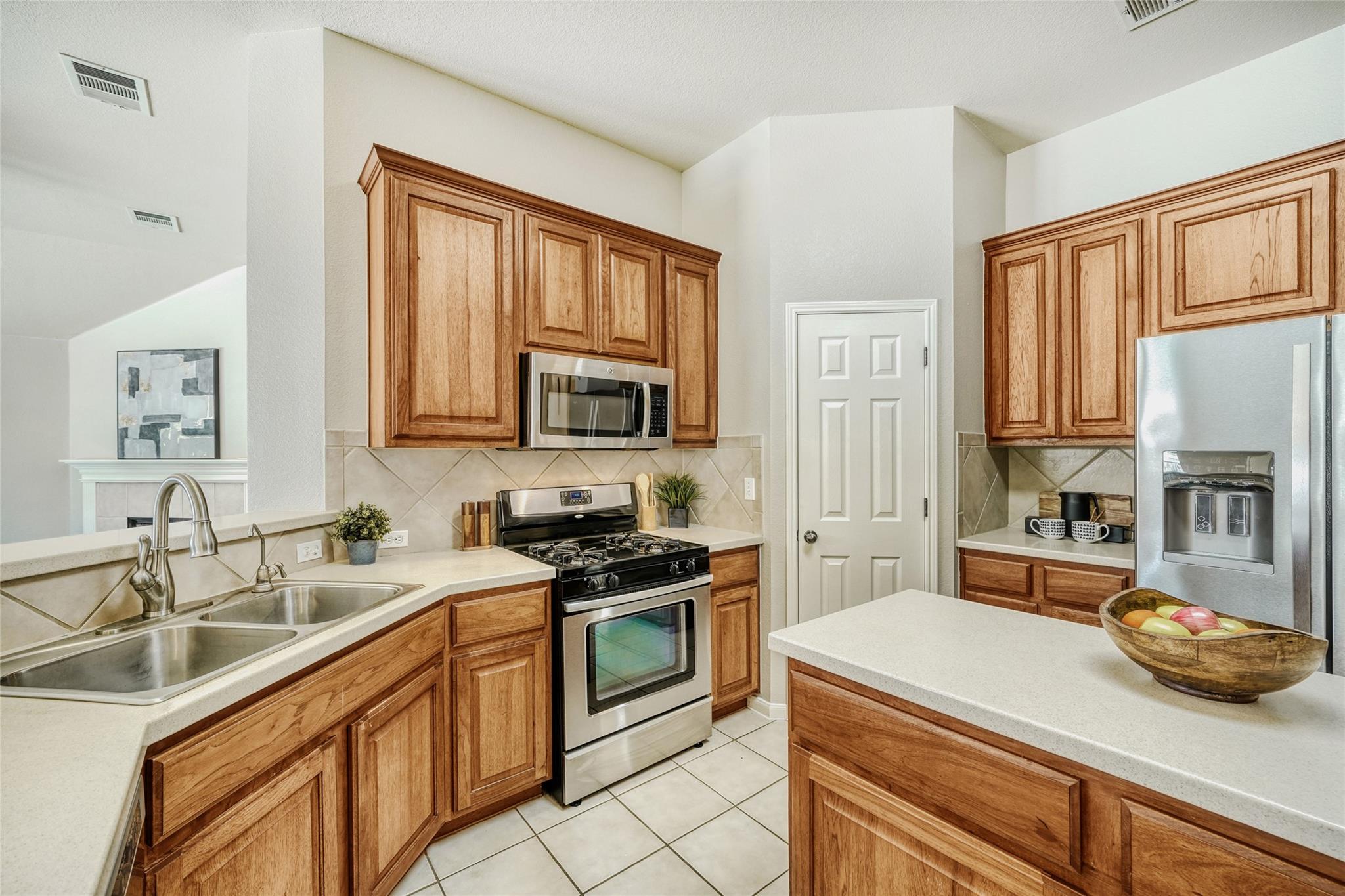 616 Portchester Castle Path Pflugerville TX 78660