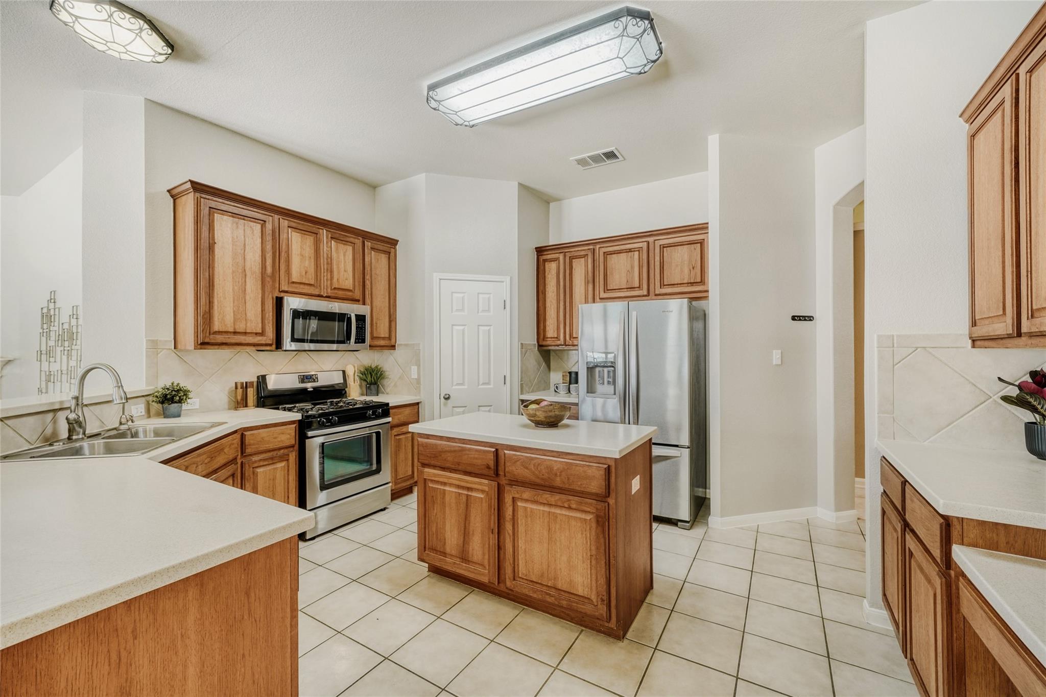 616 Portchester Castle Path Pflugerville TX 78660