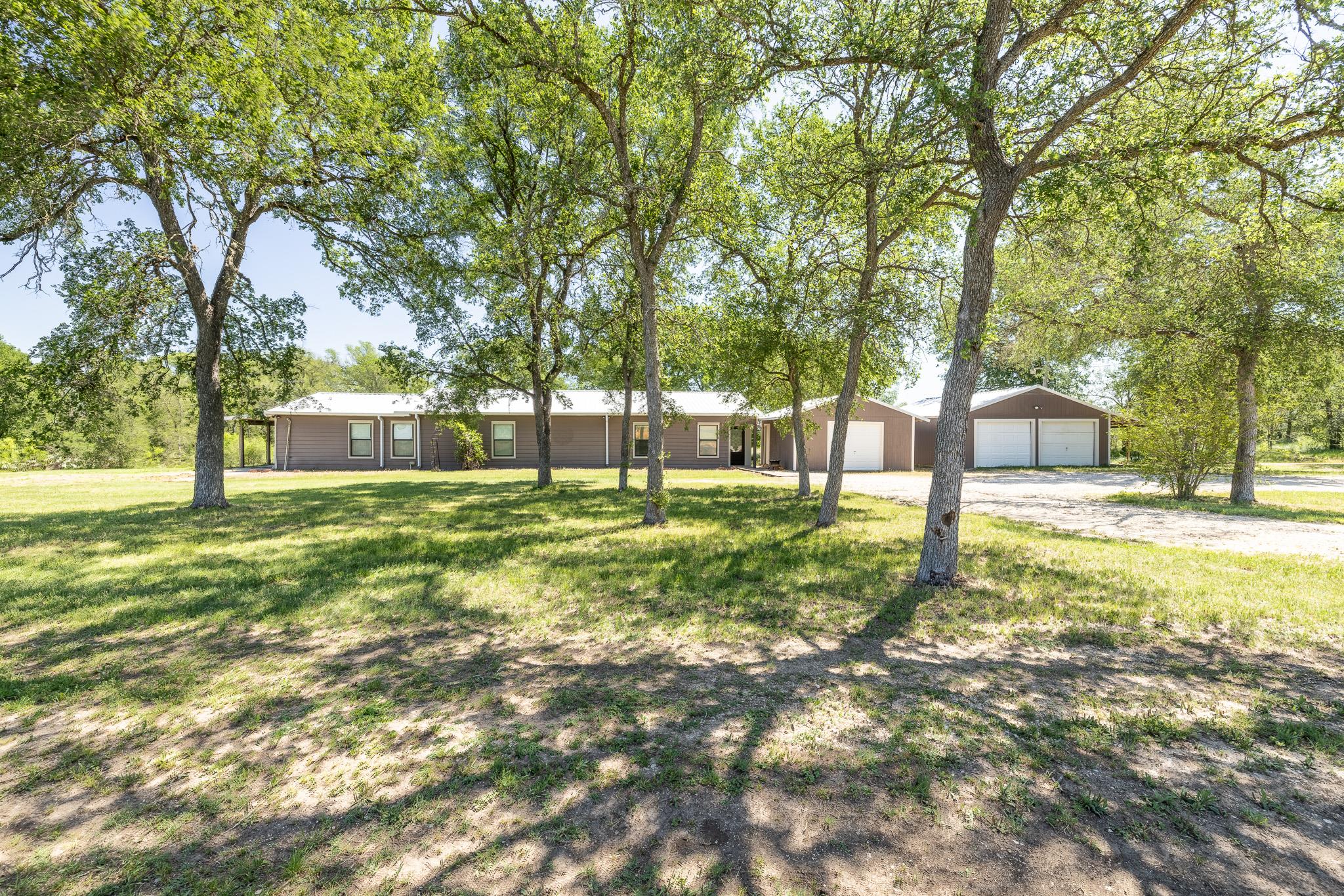 1229 State 304 Highway Gonzales TX 78629
