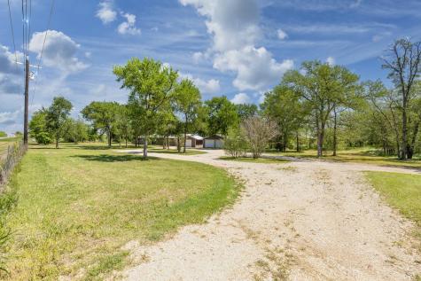 1229 State 304 Highway Gonzales TX 78629