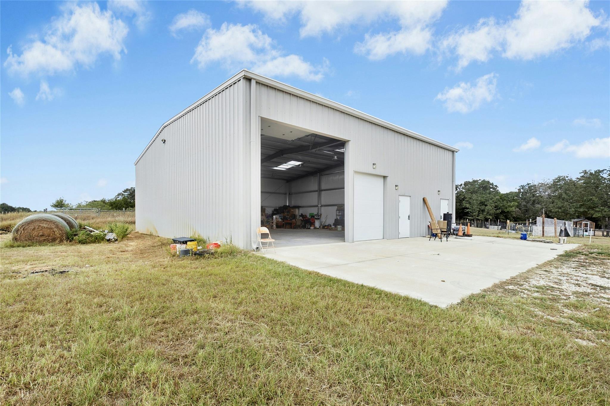 1498 County Road 313 Lexington TX 78947