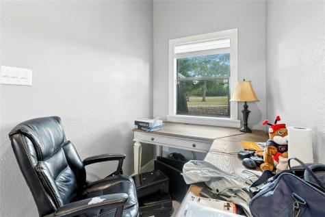 1498 County Road 313 Lexington TX 78947