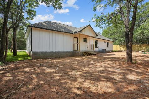 210 Flint Ridge Street Bastrop TX 78602
