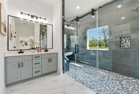 418 Bedford Drive Spicewood TX 78669