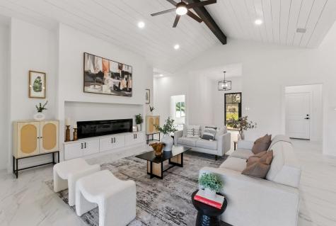418 Bedford Drive Spicewood TX 78669