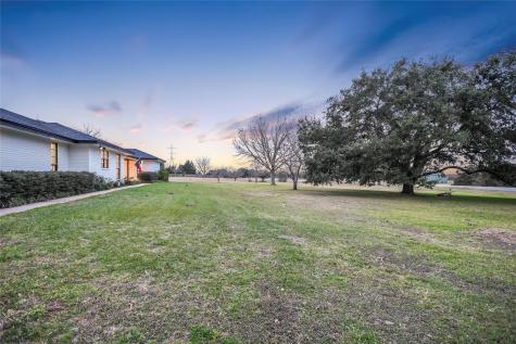 6569 Cutoff Road Round Top TX 78940