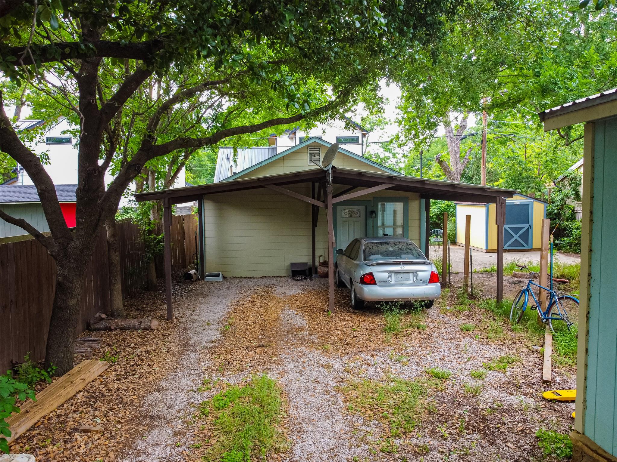 912 & 912 1/2 Calle Limon Drive Austin TX 78702