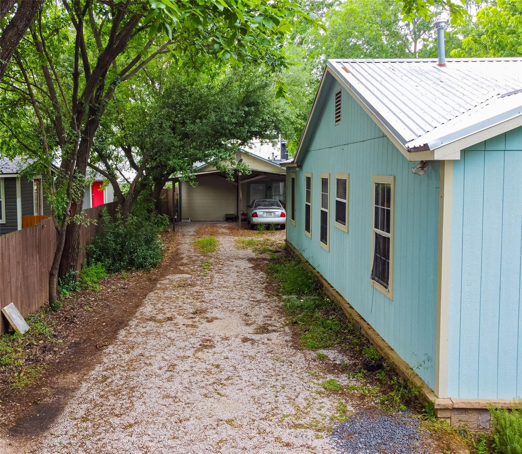 912 & 912 1/2 Calle Limon Drive Austin TX 78702