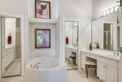 1817 Kingfisher Ridge Cove Lago Vista TX 78645