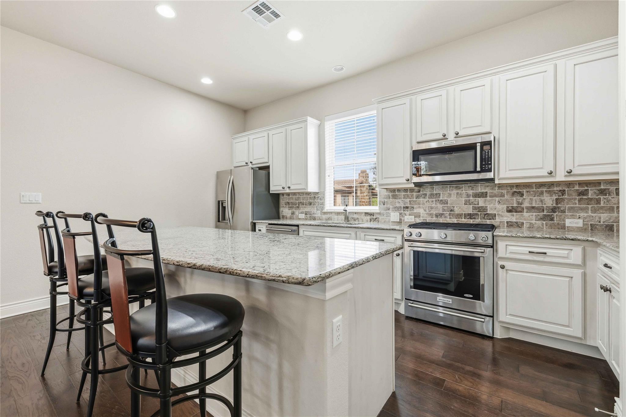 204 Delfino Circle Lakeway TX 78734