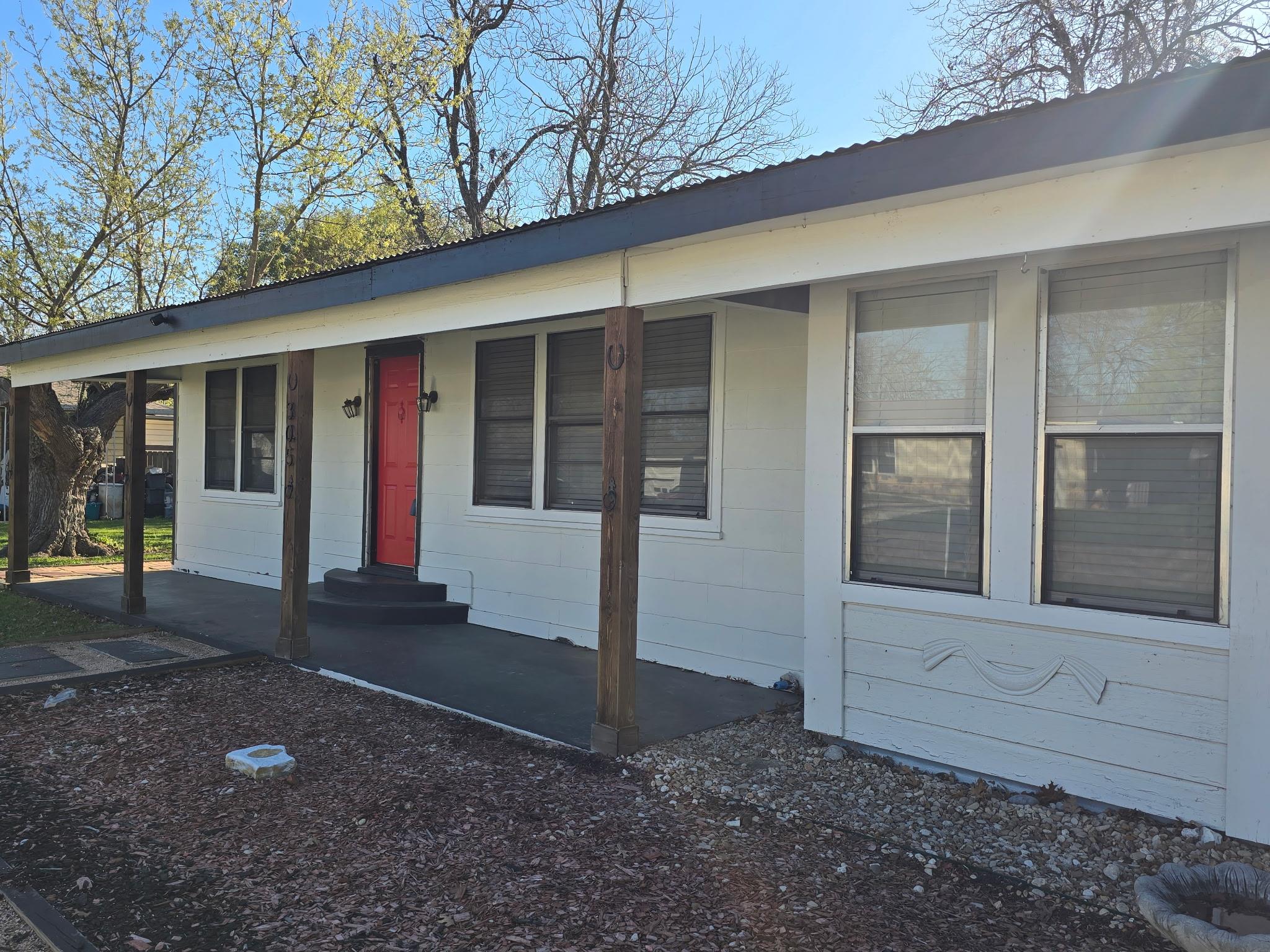 305 N 5th Street Thorndale TX 76577
